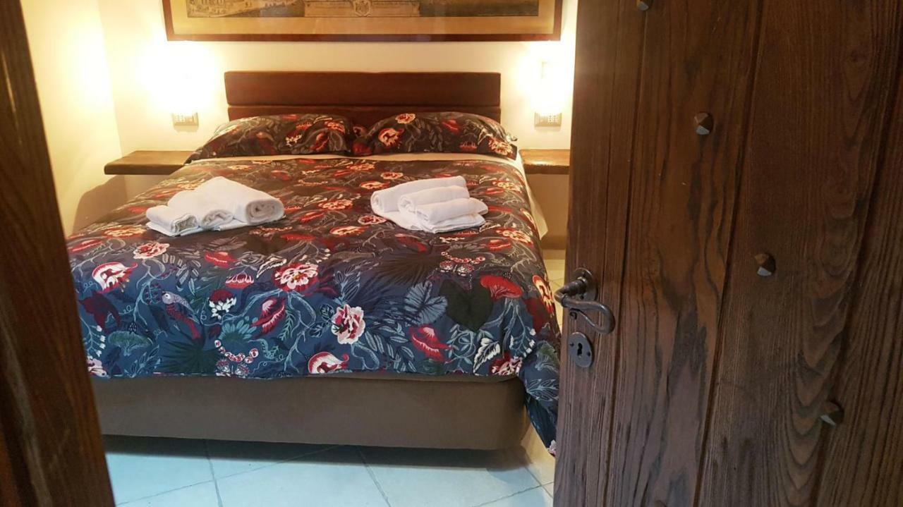 Suite Piazza del Gesù Naples Extérieur photo